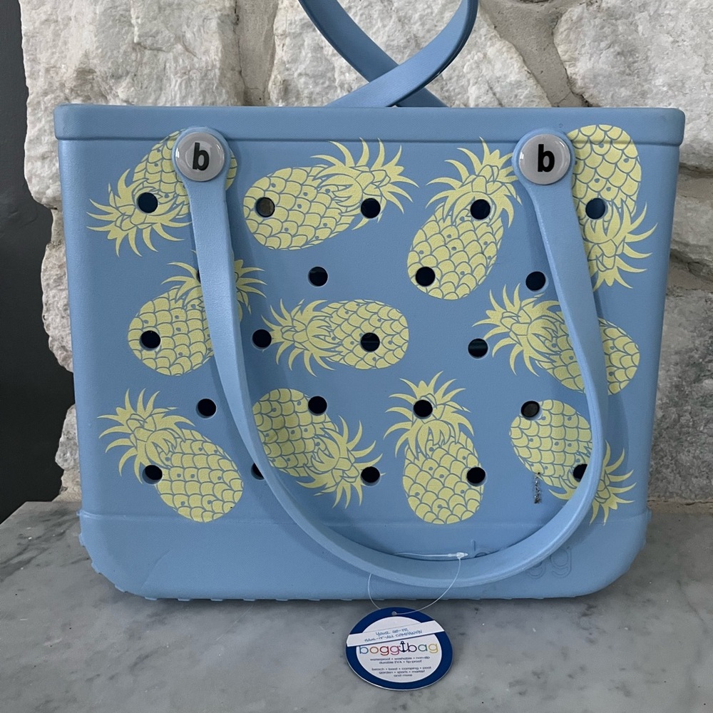 Baby pineapple Bogg bag. NWT